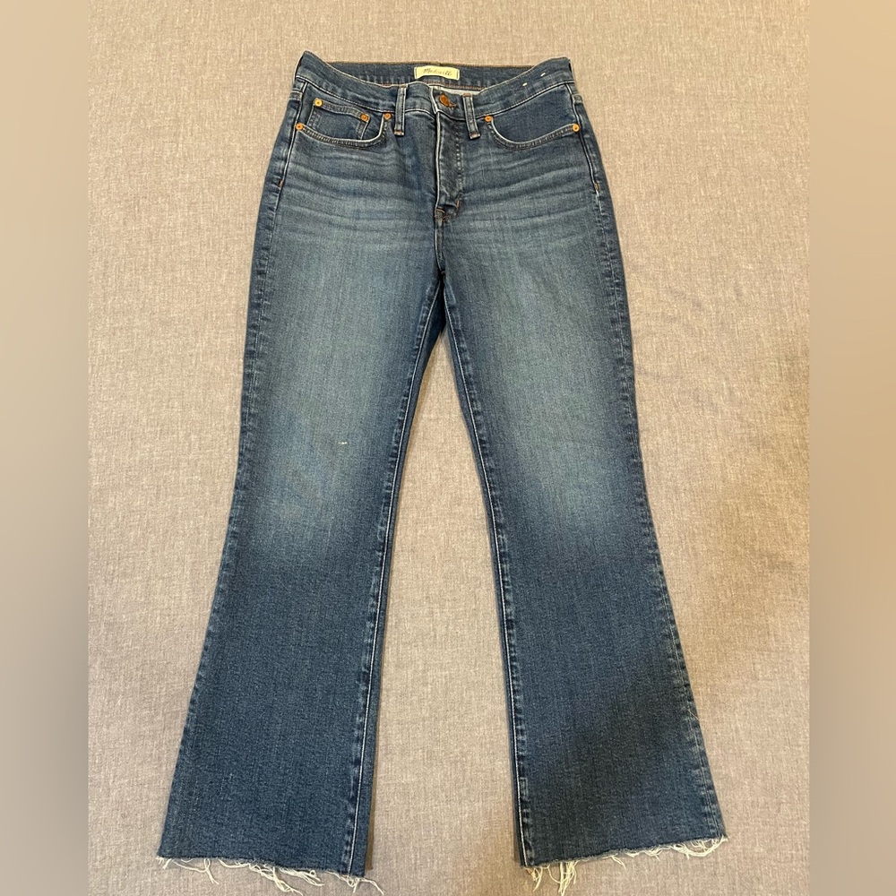 Madewell mid rise kick out cropped jeans size 28, Linoir wash.